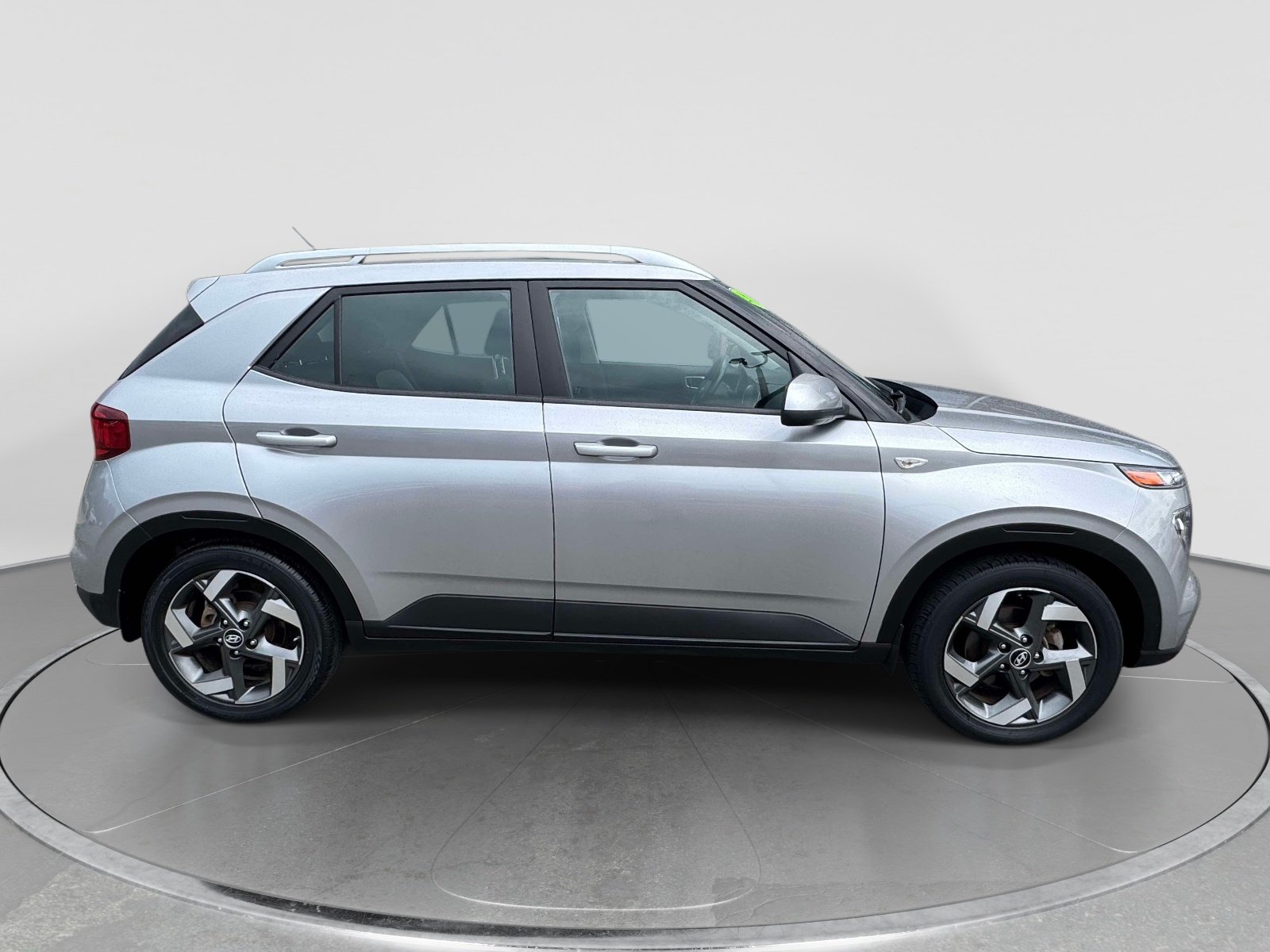 2023 Hyundai Venue SEL - Photo 7