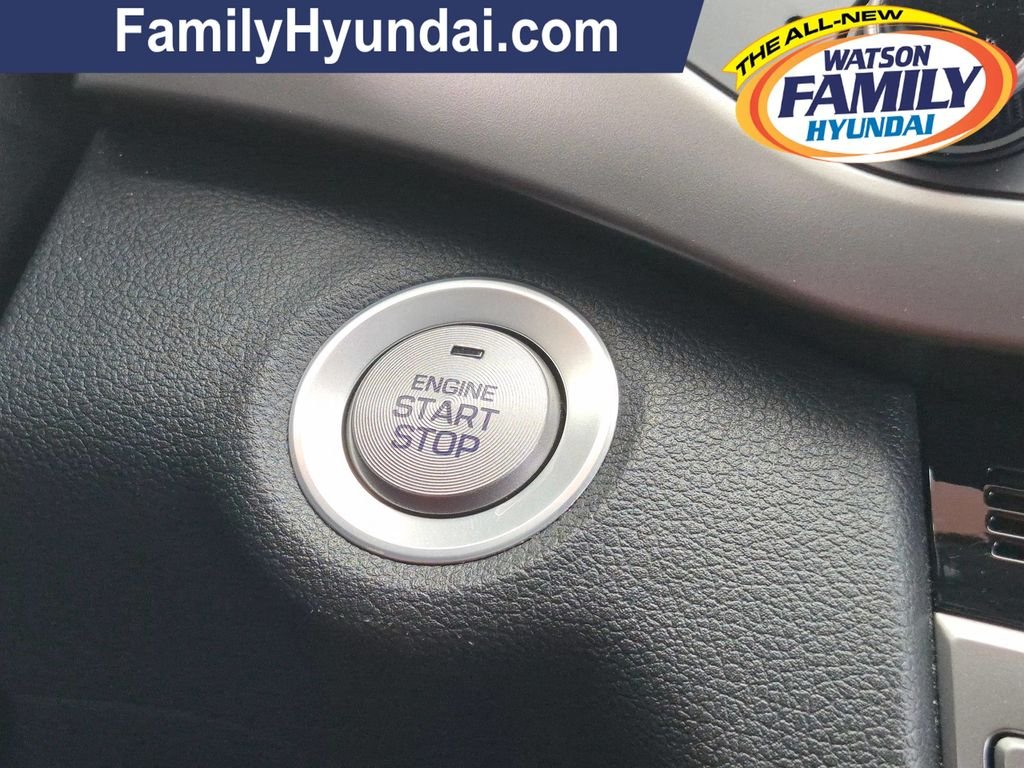 Used 2018 Silver Hyundai Value Edition image 14