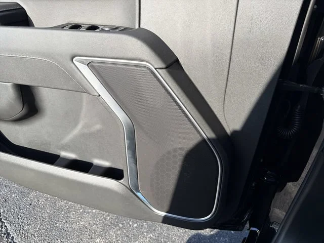 Used 2026 Onyx Black GMC Elevation image 22