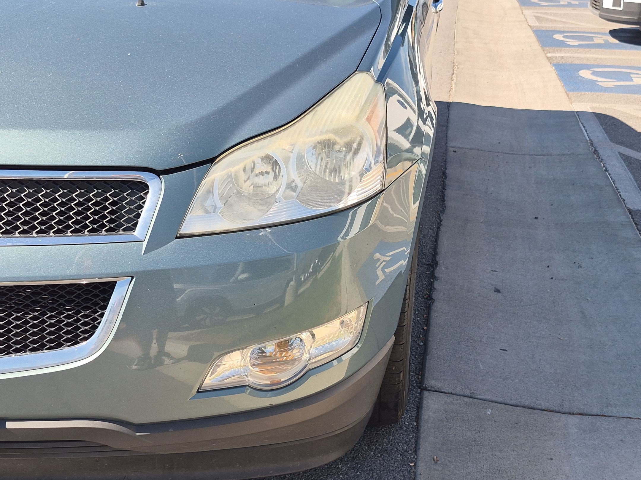 Used 2009 Silver Moss Metallic Chevrolet LT w/1LT image 9