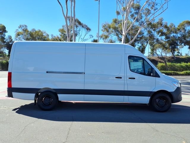 New 2026 White Mercedes-Benz Cargo 170 WB image 21