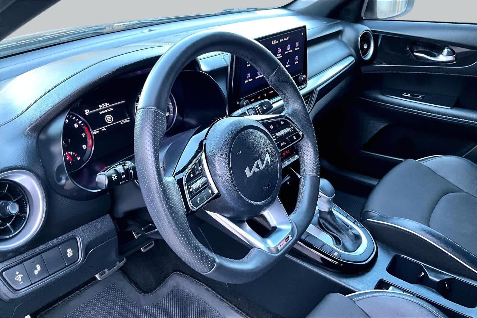 Used 2024 Gravity Gray Kia GT-Line image 17