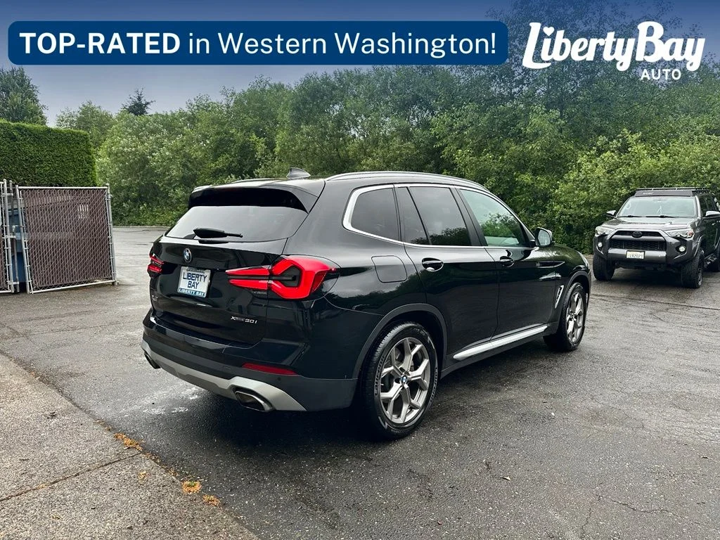 Used 2022 Black BMW xDrive30i image 29