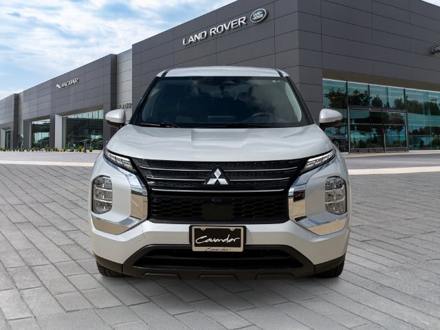 Used 2022  Mitsubishi ES image 8