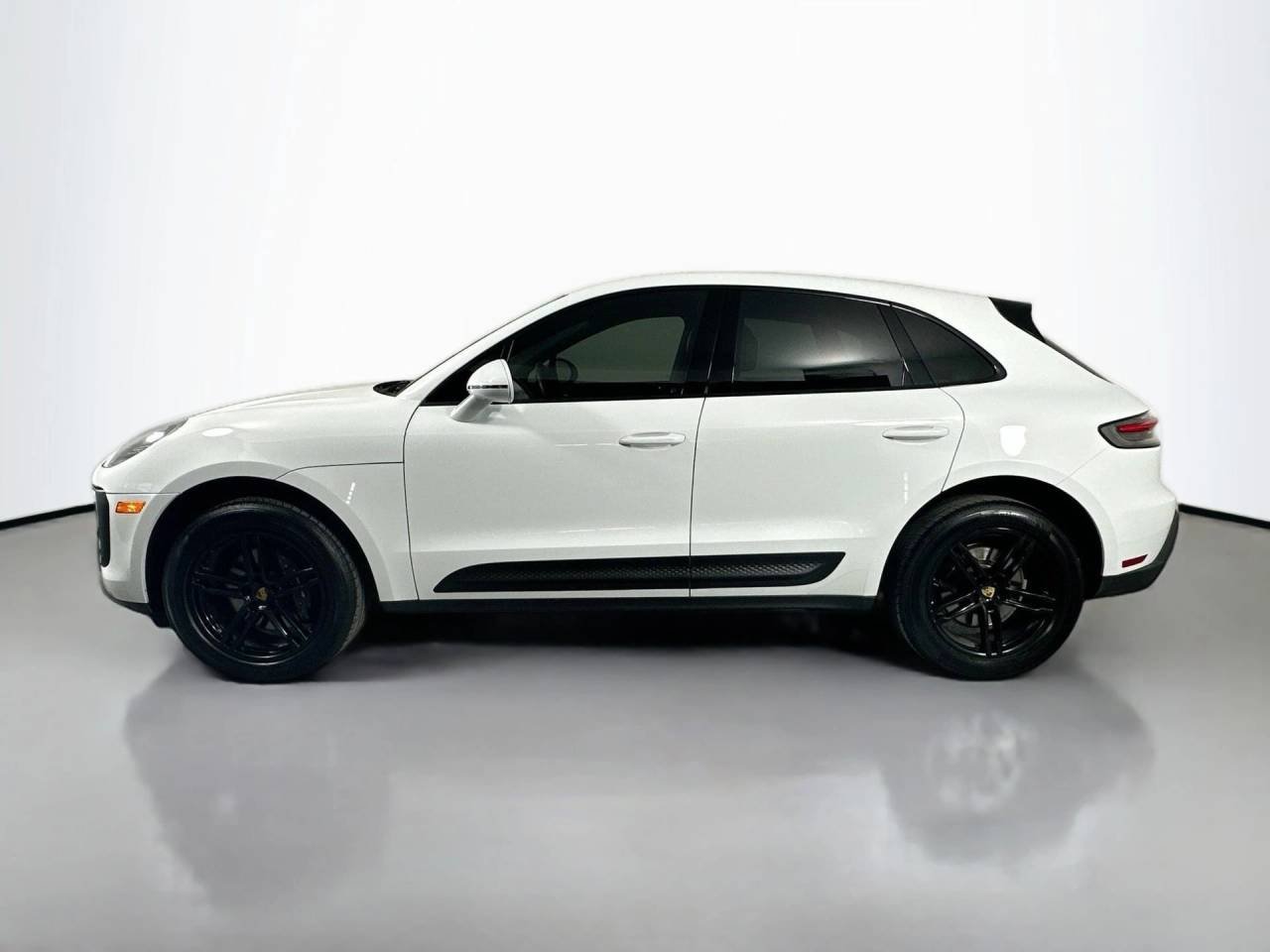 Certified Used 2022 Carrara White Metallic Porsche  image 2