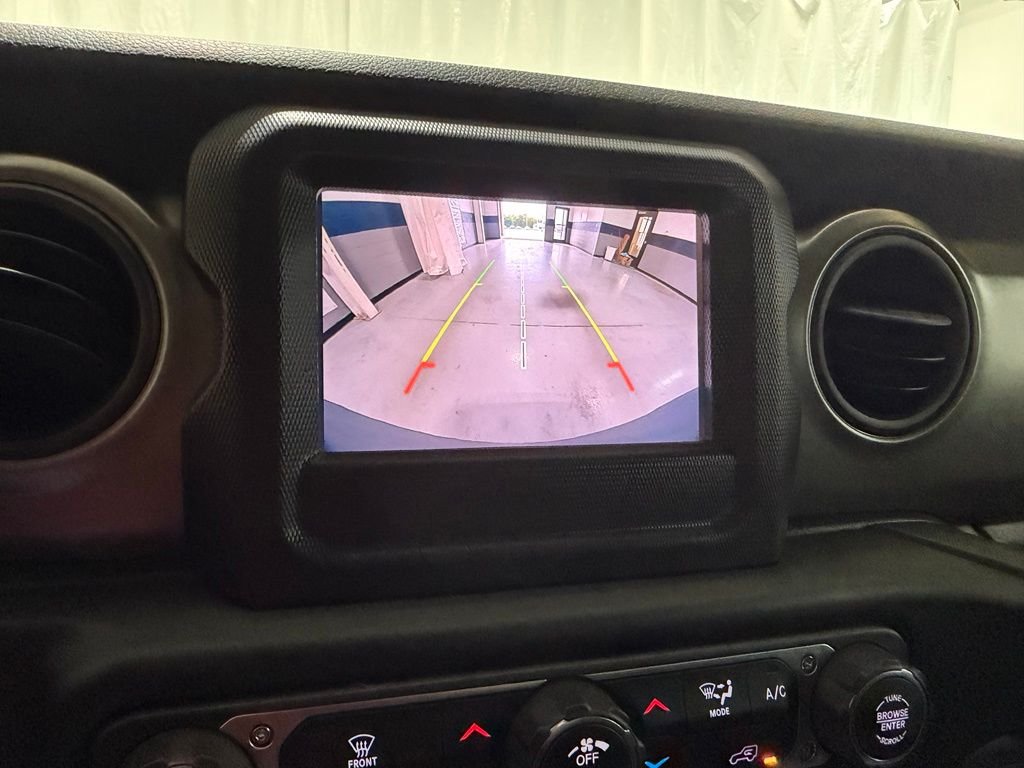 Used 2018 Silver Jeep Sport S image 21