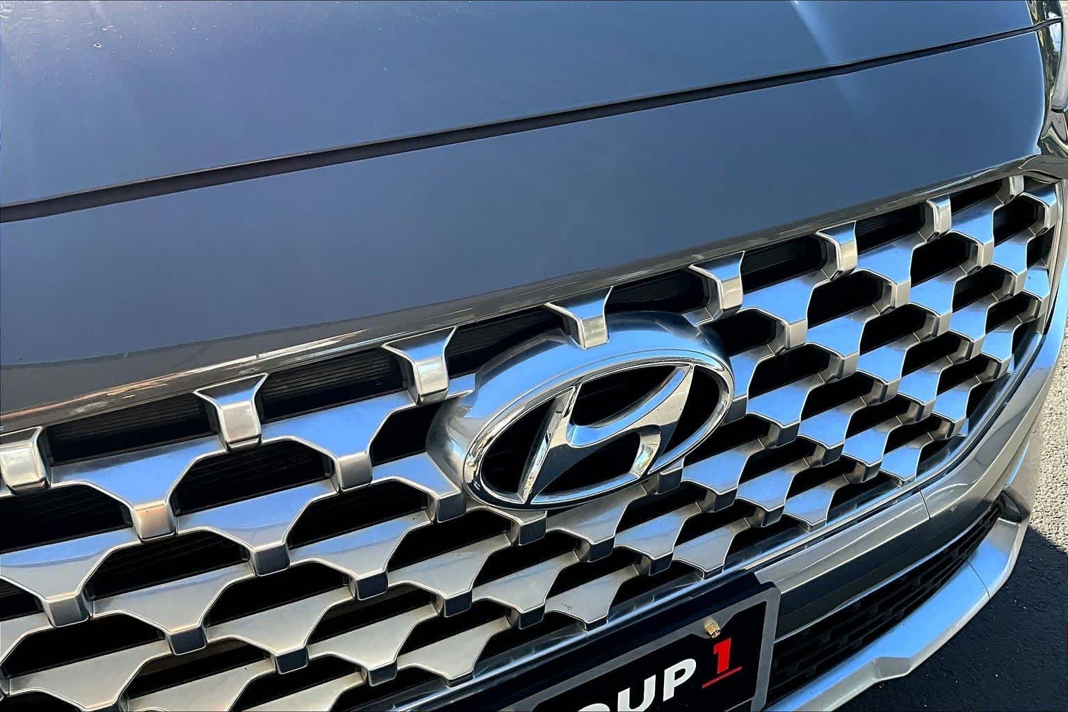 Used 2021 Hampton Gray Hyundai SEL image 29