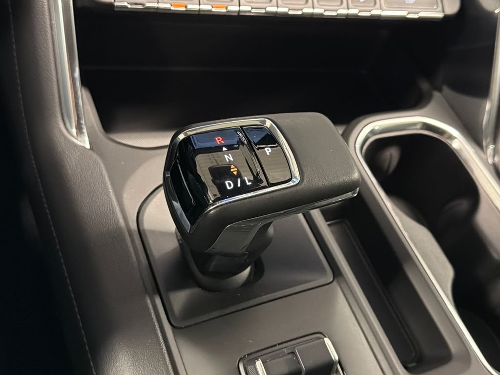 Used 2024 Silver GMC Denali image 43