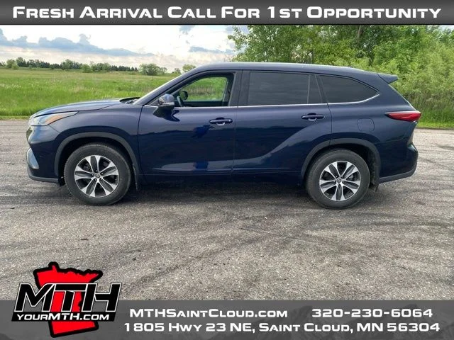 Used 2022 Blue Toyota XLE image 5