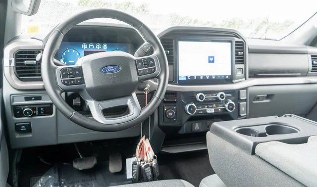 Used 2025  Ford XLT image 11