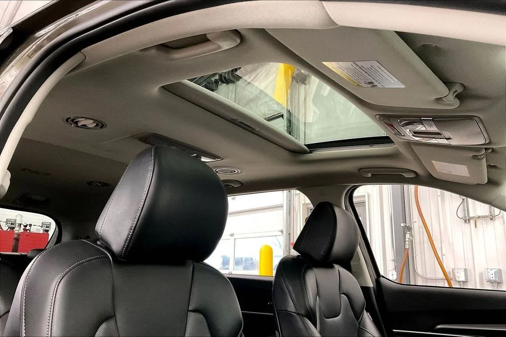 Certified Used 2025 Green Kia S image 26