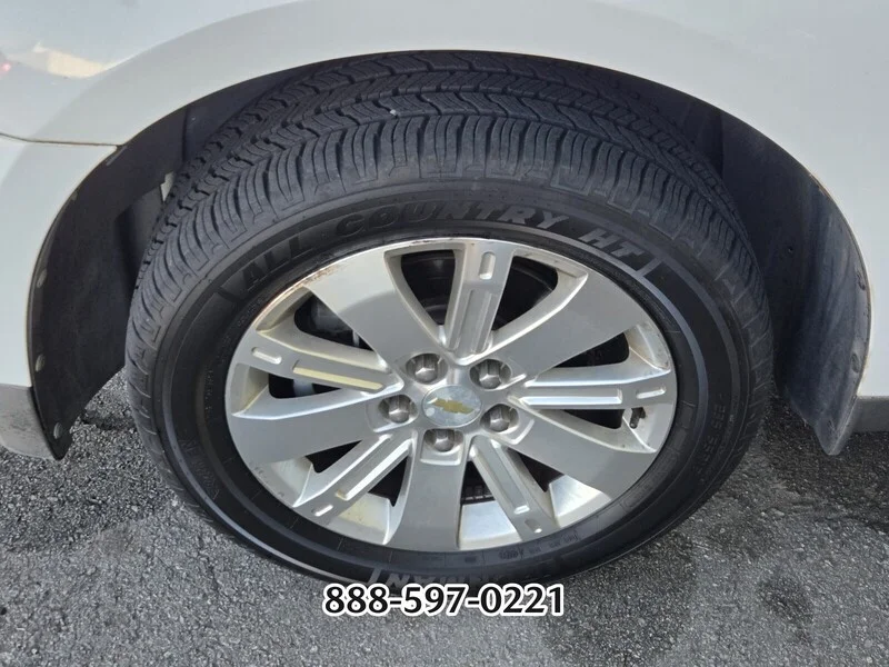 Used 2010 Summit White CHEVROLET LTZ image 8