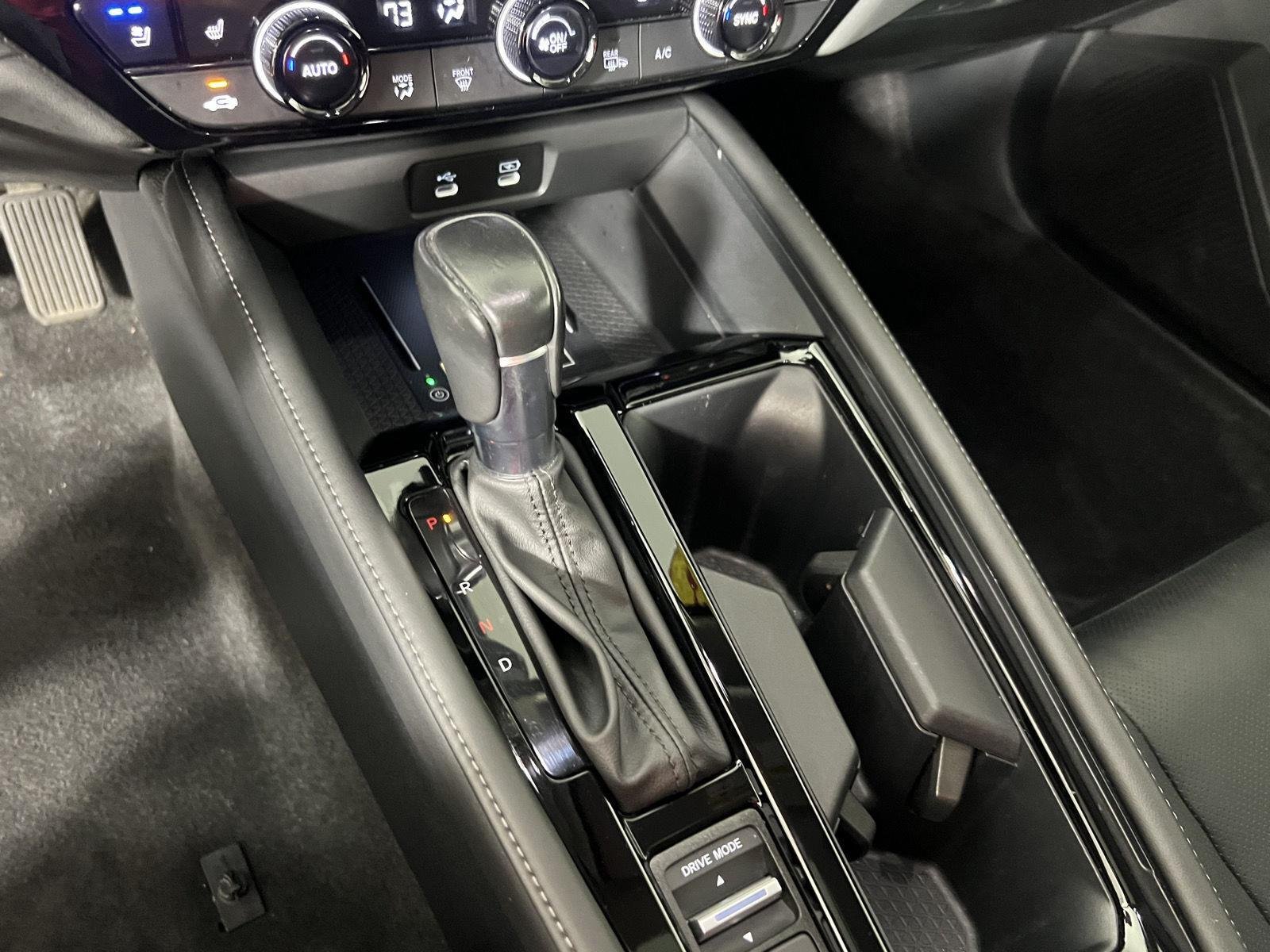 Used 2023 Platinum White Pearl Honda Touring image 8