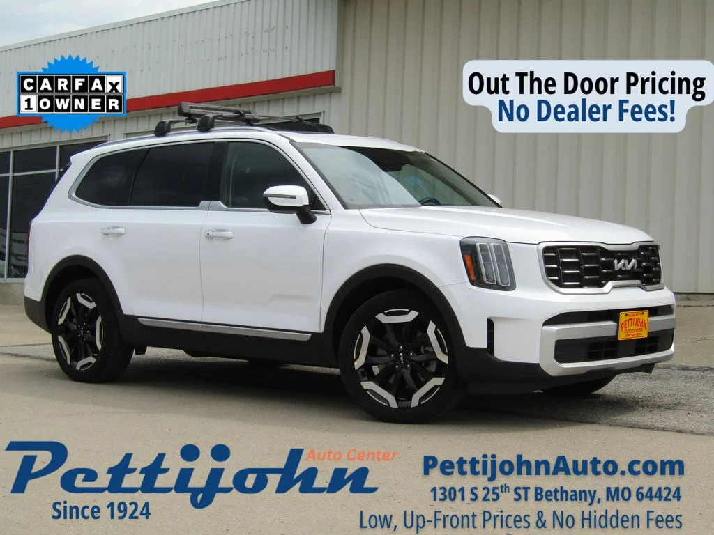 Used 2025 White Kia S image 1