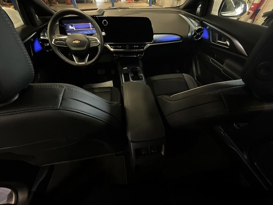 Used 2026 White Chevrolet LT image 3