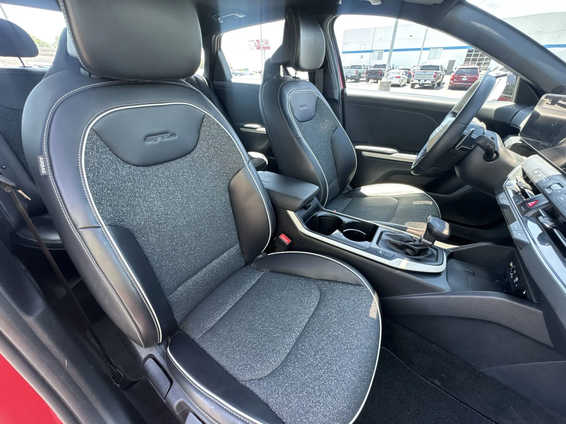 2025 Kia K4 GT-Line - Photo 26