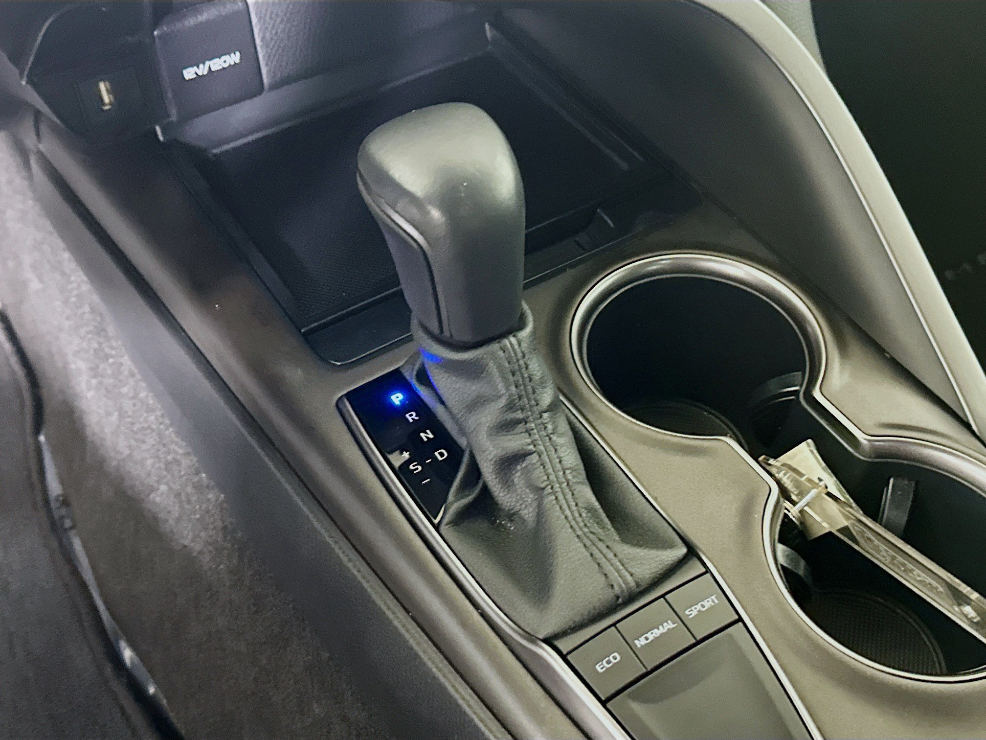 Certified Used 2023 Ice Toyota SE image 21