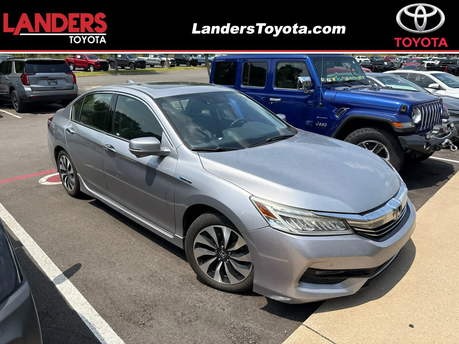 Used 2017 Lunar Silver Metallic Honda Touring image 1