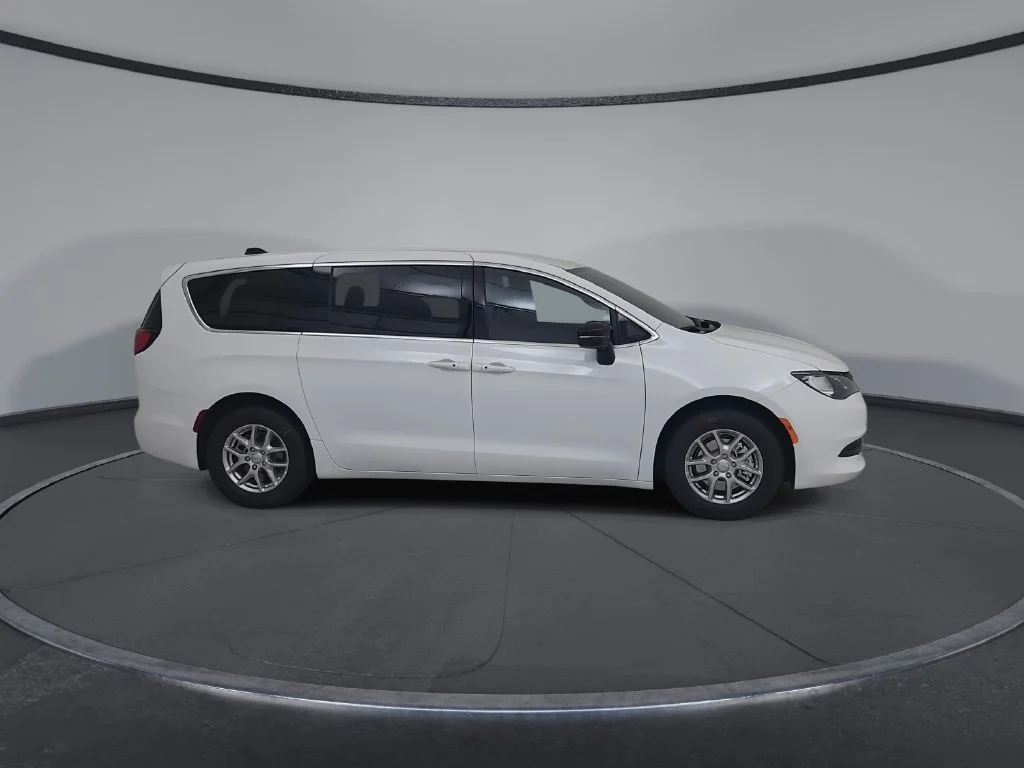 New 2027 Bright White Clear-Coat Paint Chrysler LX image 16