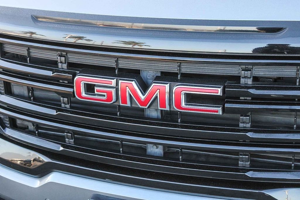 Used 2021 Gray GMC SLE image 6