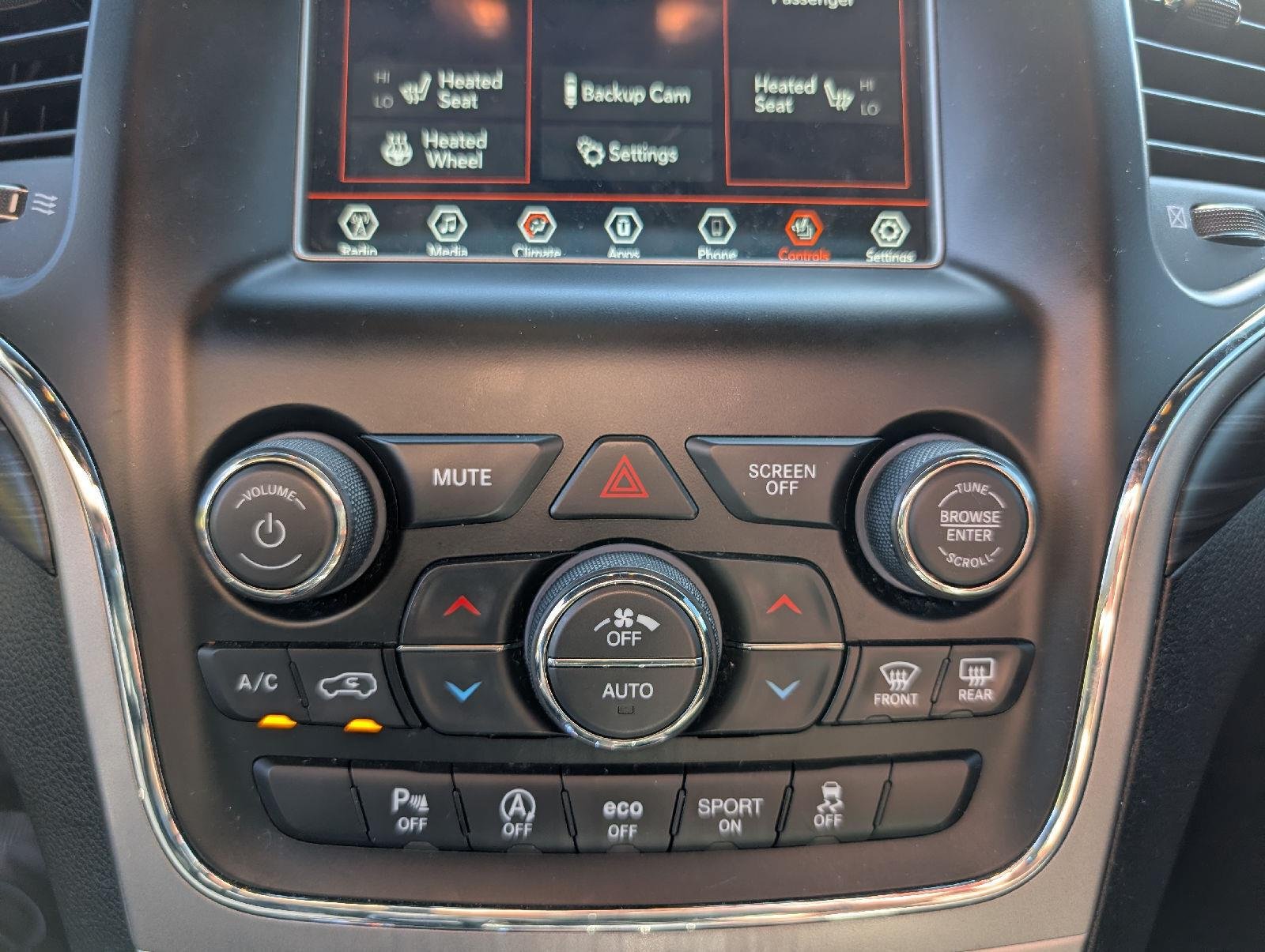 Used 2019 Bright White Clearcoat Jeep Laredo E image 17