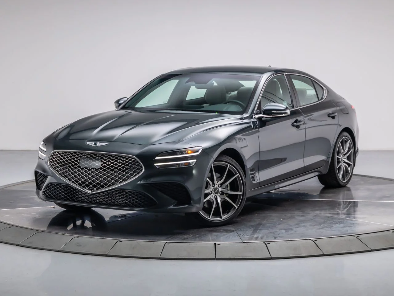 2023 Genesis G70 2.0T Standard's photo