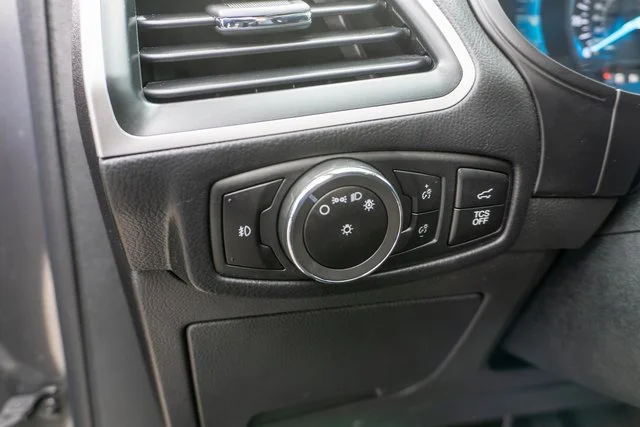 Used 2023 Gray Ford SEL image 19