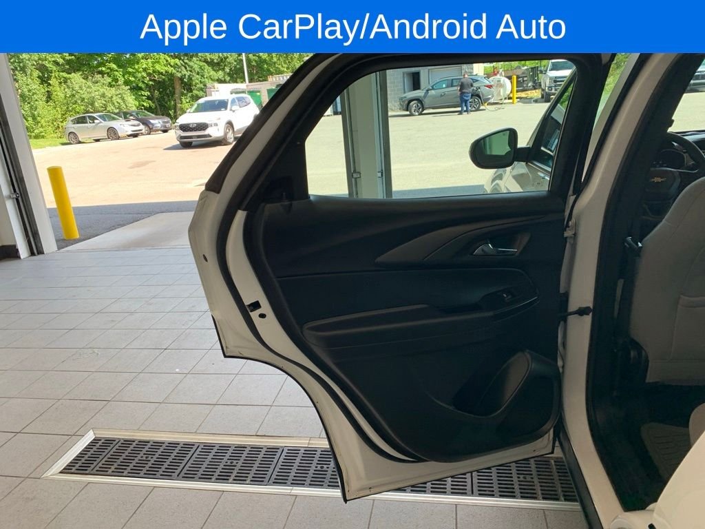Used 2021 White Chevrolet LS image 12