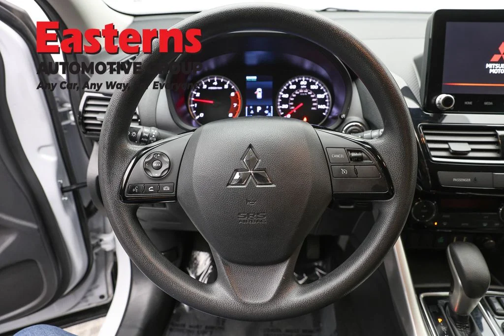 Used 2024 White Mitsubishi LE image 10