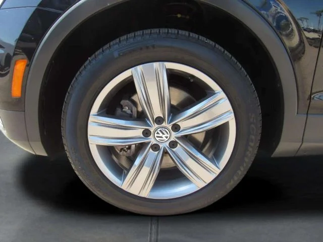 Used 2020 Deep Black Pearl Volkswagen  image 4