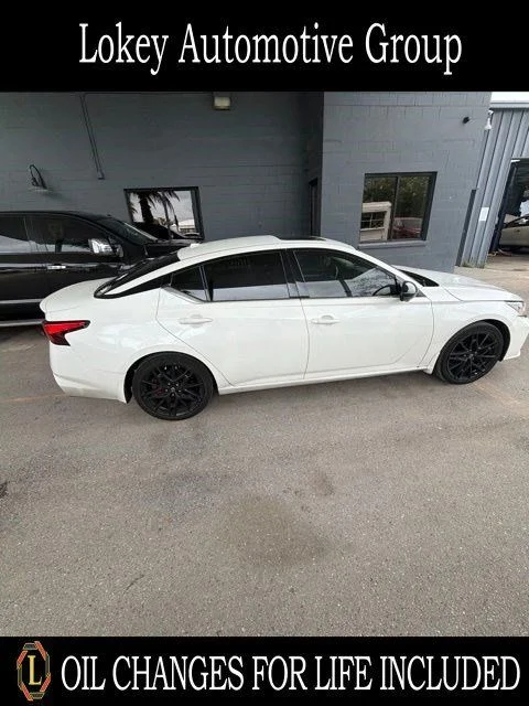 Used 2024 White Nissan 2.0 SR image 1