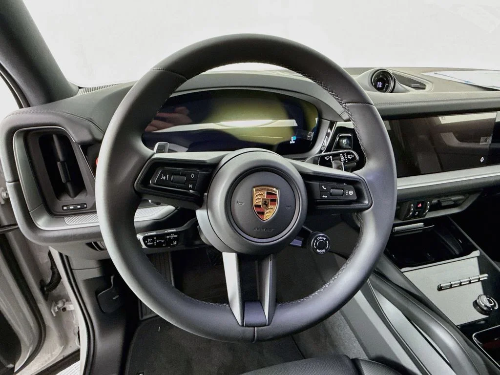 Certified Used 2025  Porsche  image 12