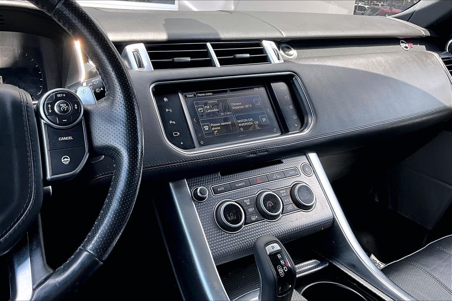 Used 2016 Blue Land Rover 5.0L V8 Supercharged SVR image 6