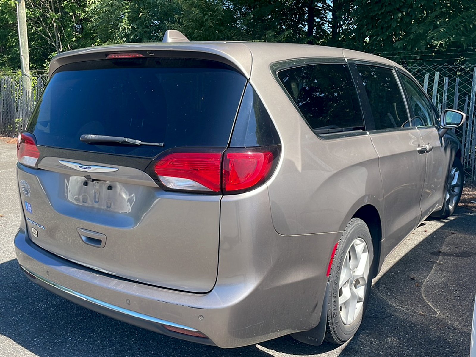 Used 2018 Chrysler Pacifica Touring Plus with VIN 2C4RC1FG2JR271268 for sale in Lexington, NC