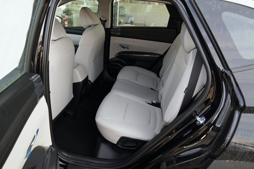 New 2026 Phantom Black Hyundai SE image 45