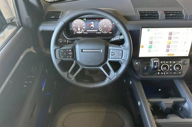 New 2026 Borasco Grey Land Rover X-Dynamic SE image 13