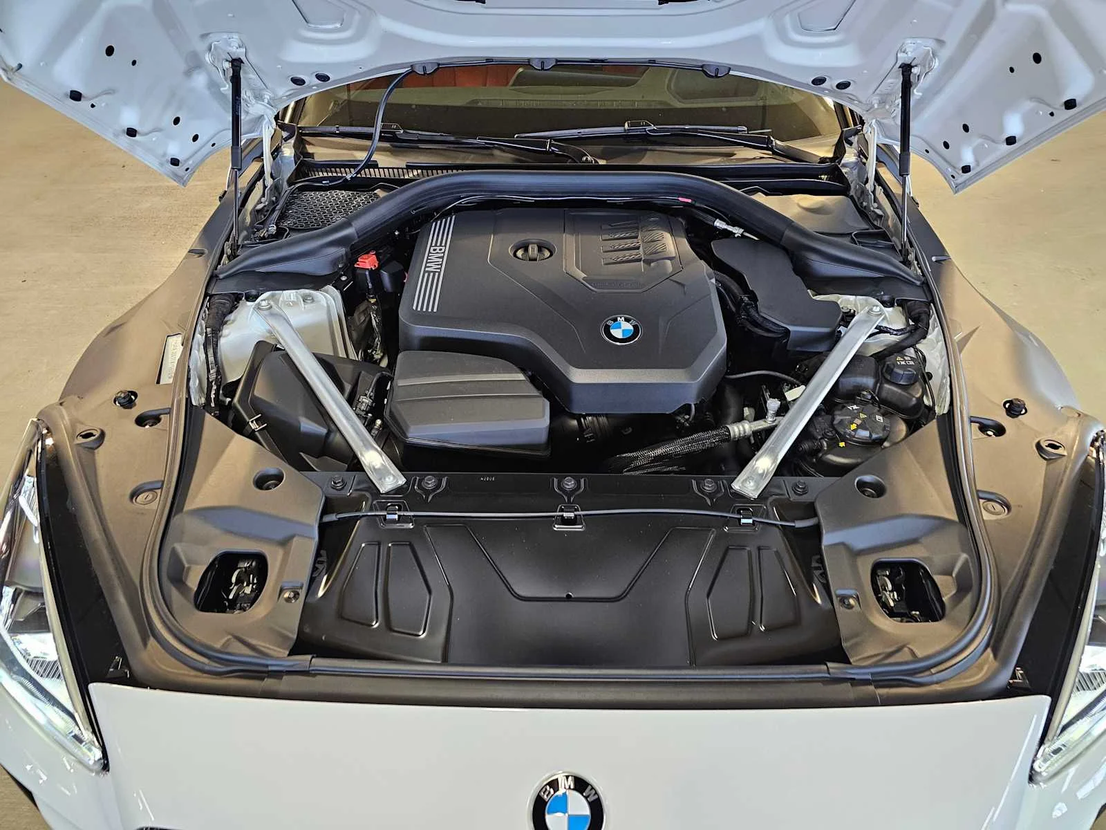 New 2026 Alpine White BMW sDrive30i image 9