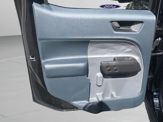 New 2026 Shadow Black Ford XLT image 12