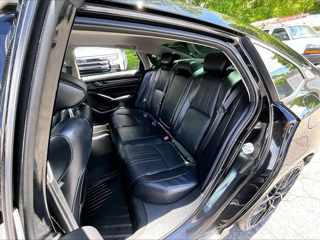 Used 2018 Black Honda Touring image 14