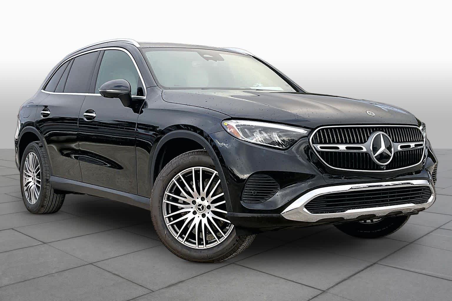 Used 2025 Black Mercedes-Benz GLC 300 image 3