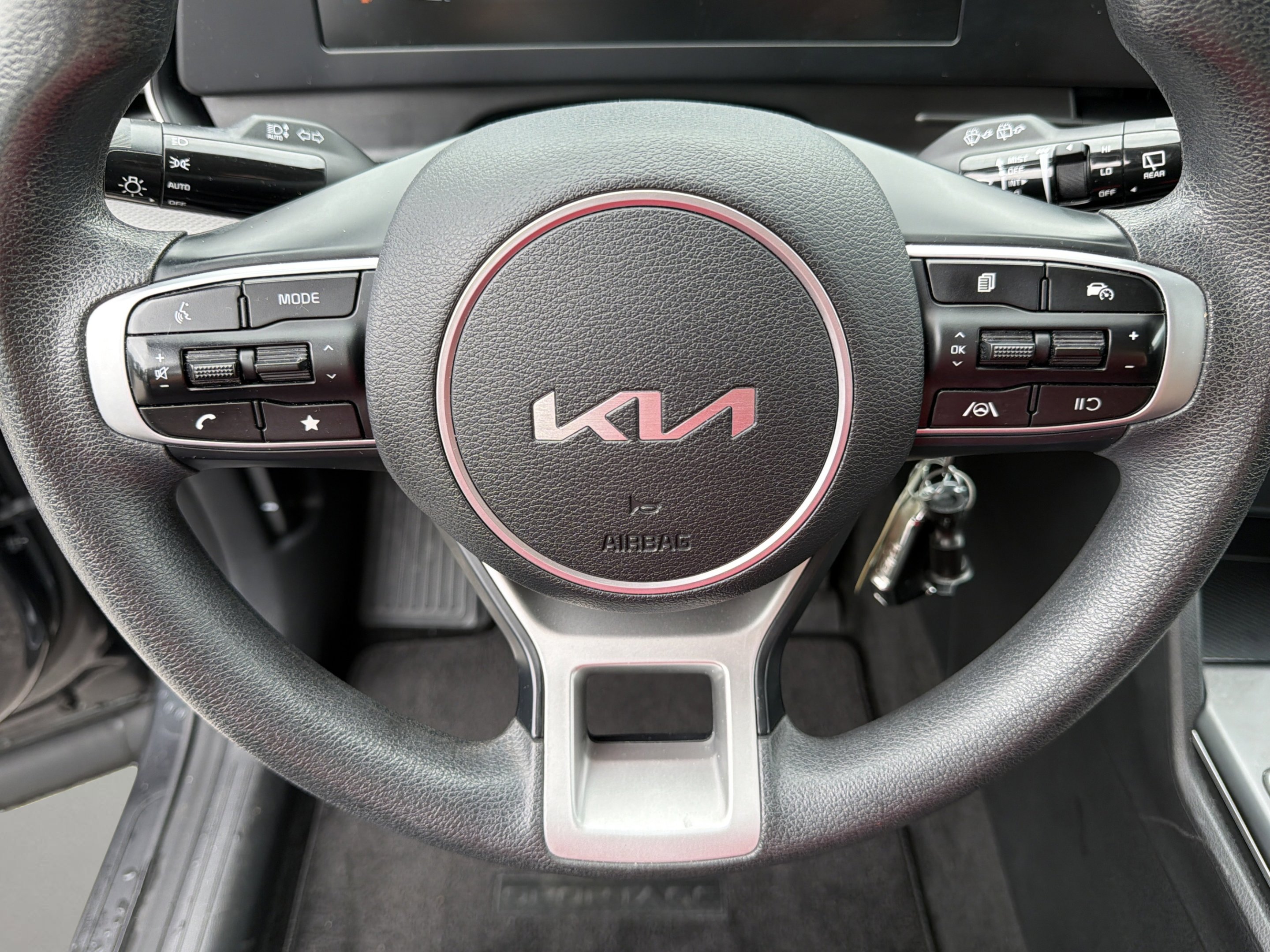 Used 2023 Gravity Gray Kia LX image 17
