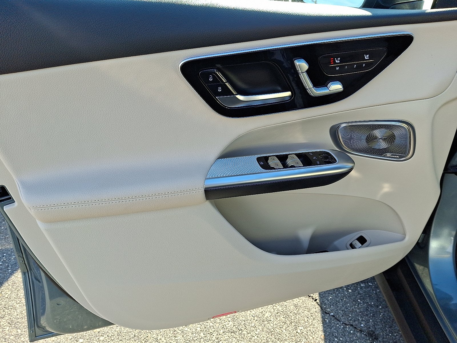 New 2026 Verde Silver Metallic Mercedes-Benz GLC 300 image 7