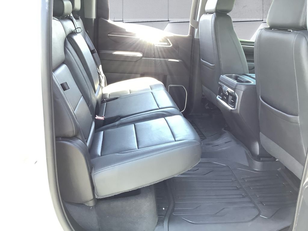 Used 2023 White GMC SLT image 14