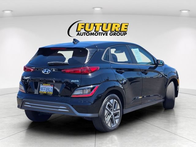 Used 2023 Black Hyundai SE image 4