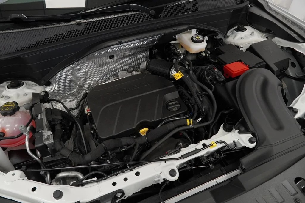 New 2026 Summit White Chevrolet LT image 38