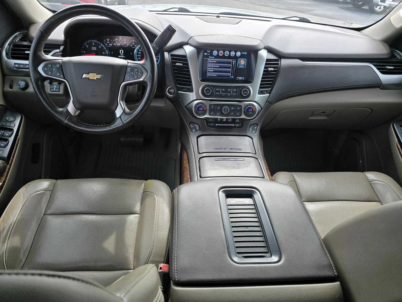 Used 2019 Iridescent Pearl Tricoat Chevrolet Premier image 11