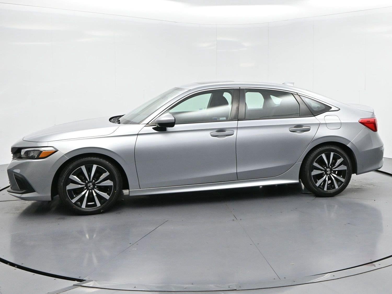 Used 2023 Lunar Silver Metallic Honda EX image 4