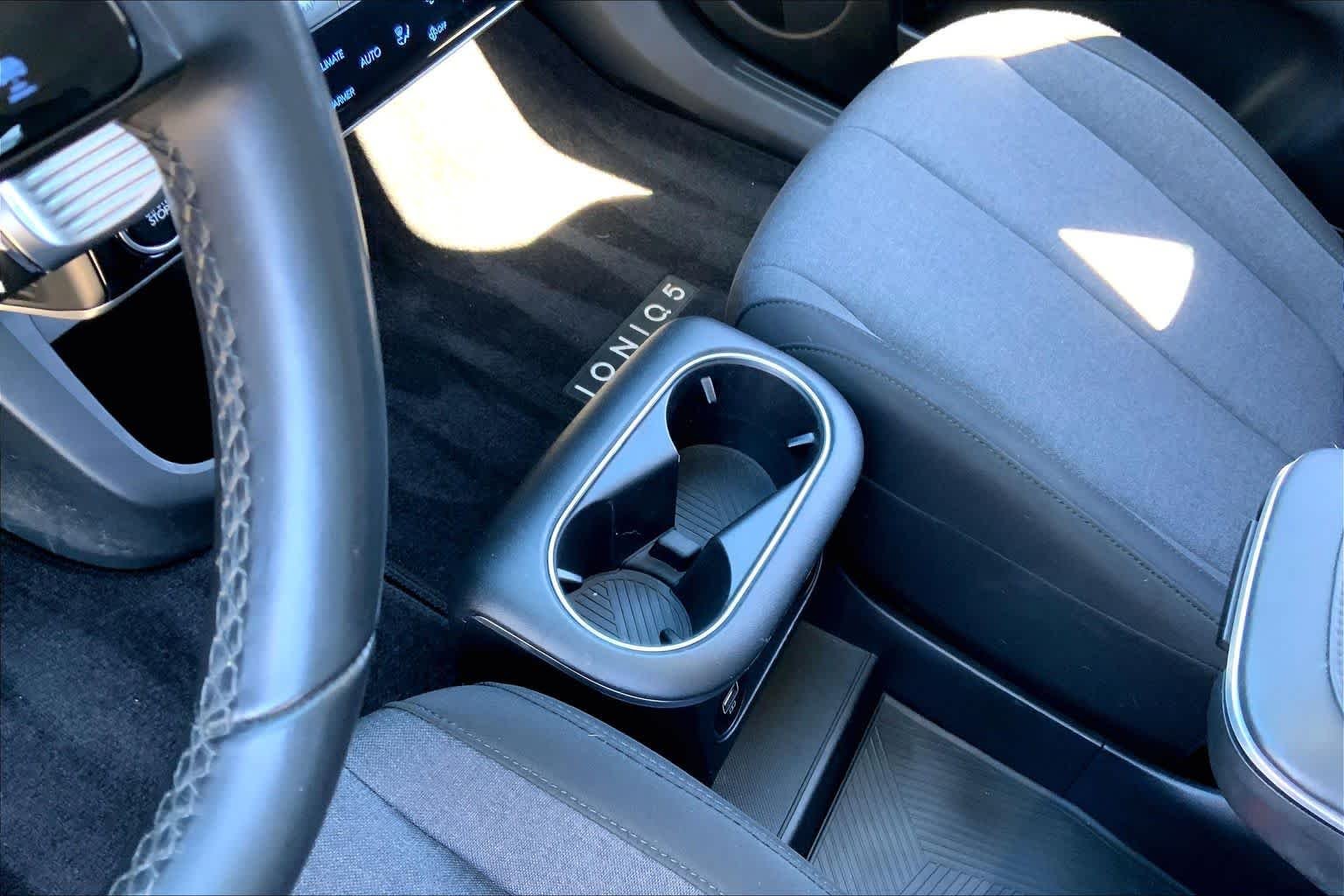Used 2024 Cyber Gray Hyundai SE image 15