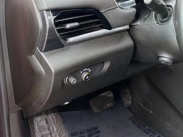 Used 2023 Red Chevrolet High Country image 12