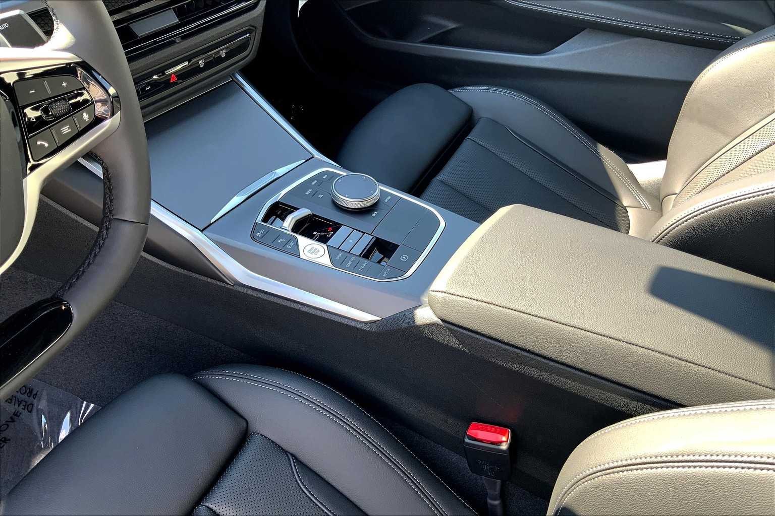 2025 BMW 2 Series 230i - Photo 6